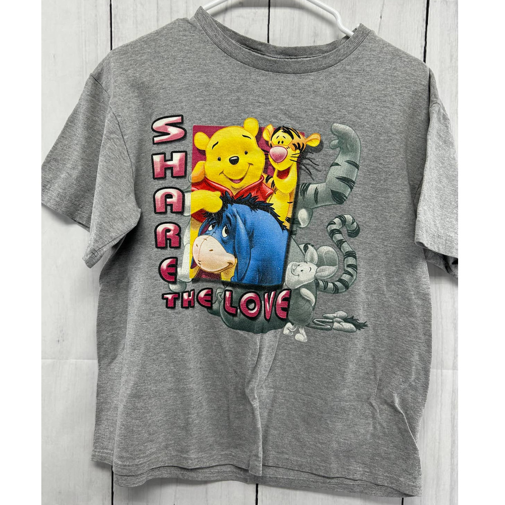 Disney Winnie the Pooh Tigger Piglet Eeyore Gray Crew Short Sleeve Tee Medium